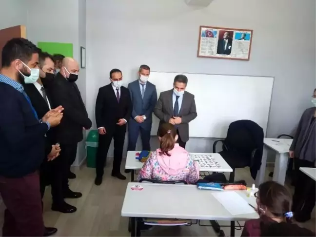 Kaymakam Taşçı yüz yüze eğitime başlayan öğretmen ve öğrencilerle buluştu