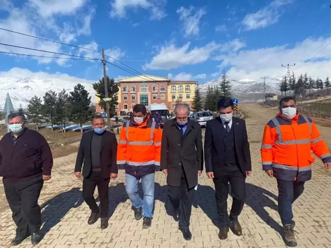 Tufanbeyli'de üreticilere meyve fidanı ve yonca tohumu dağıtımı yapıldı