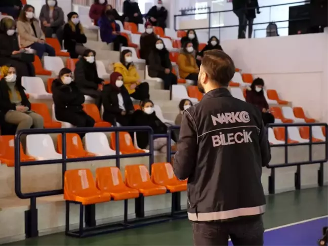 Üniversite personeline