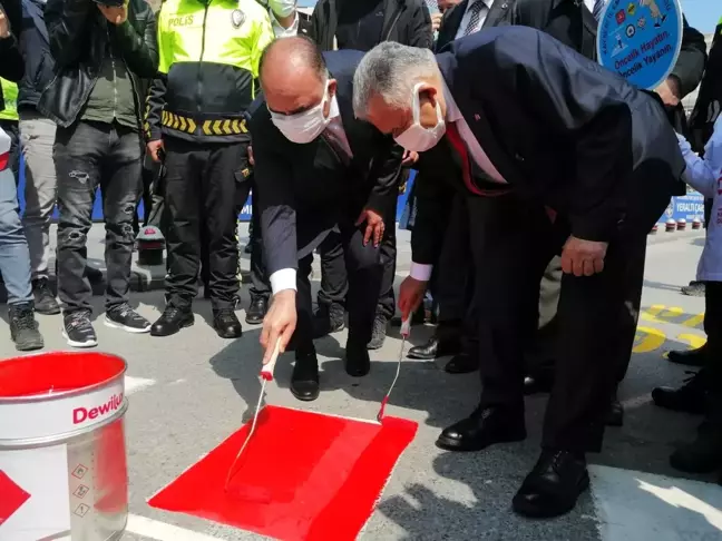 Kayseri'de kırmızı çizgiler çizildi, yaya geçitlerine dikkat çekildi