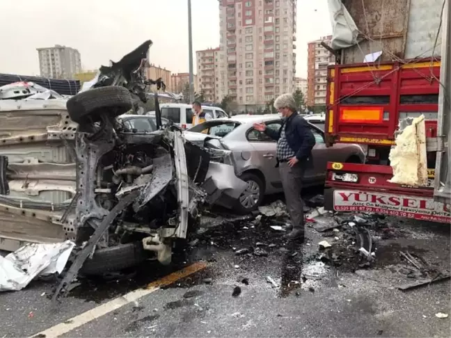 Zincirleme kazada ortalık savaş alanına döndü