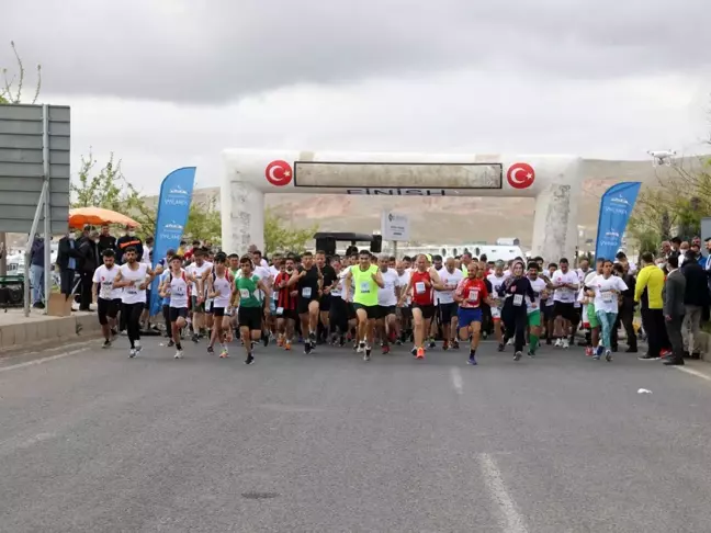 Kurtuluş yarı maratonu renkli görüntülere sahne oldu