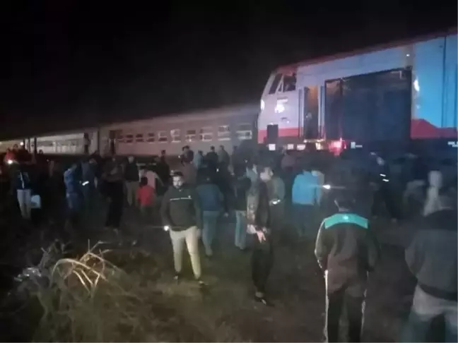 Mısır'da yolcu treni raydan çıktı: 15 yaralı