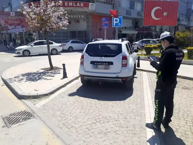 Dalaman'da engelli park yerlerini kullananlara ceza