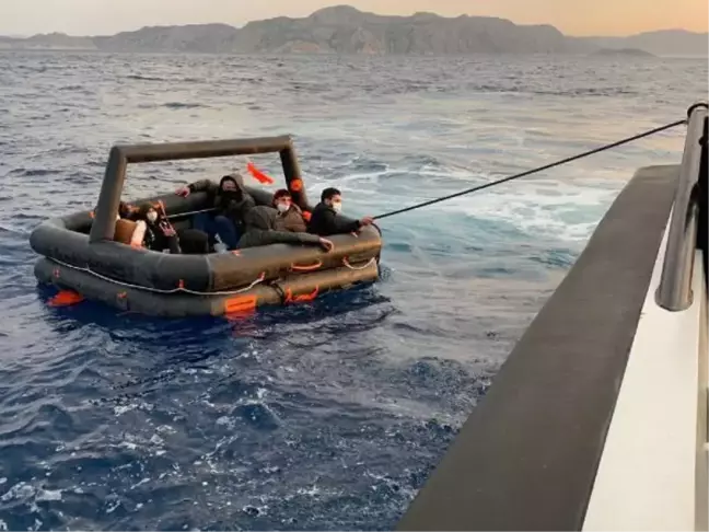 Marmaris'te 8 kaçak göçmen kurtarıldı