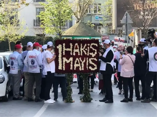 HAK-İŞ, TAKSİM CUMHURİYET ANITI'NA ÇELENK BIRAKTI -2