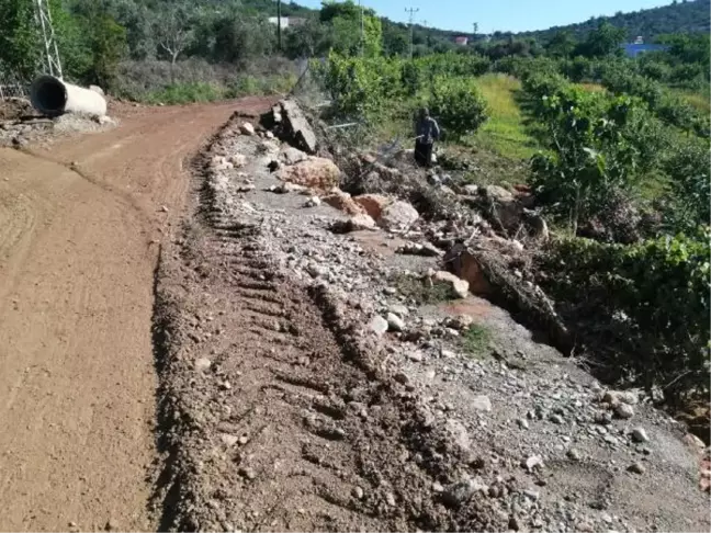 Kozan'da sağanak hasarı, su çekilince ortaya çıktı