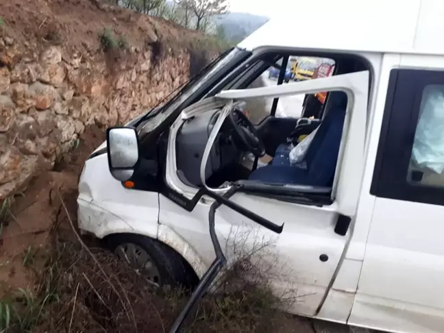Trafik kazasında ağır yaralanan sürücü hayatını kaybetti