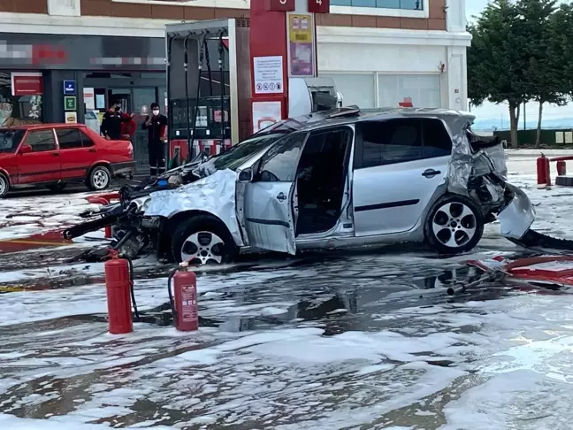 Arnavutköy'de kontrolden çıkan araç akaryakıt istasyonuna daldı