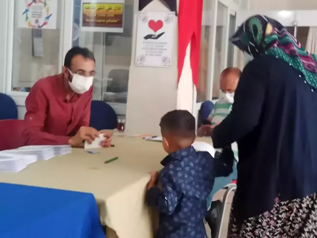 Şuhut'ta 300'e yakın yetim ve ihtiyaç sahibi çocuğun yüzü güldü