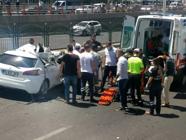 Diyarbakır'da aşırı hız ve dikkatsizlik kazaya neden oldu, 4 ağır yaralı