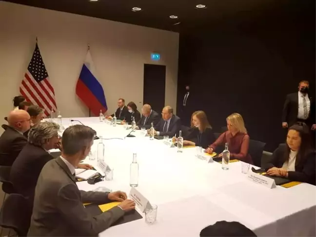 Lavrov ile Blinken, İzlanda'da görüştü