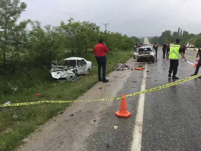 Son dakika: KASTAMONU'DA 2 OTOMOBİL ÇARPIŞTI: 2 ÖLÜ, 1 YARALI