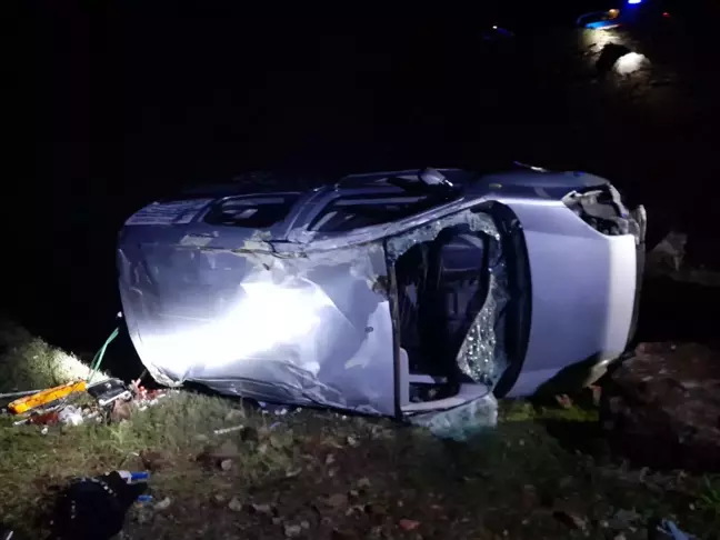 Tokat'ta hafif ticari araç devrildi: 4 yaralı