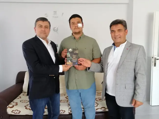 Son dakika haberleri: UYGAD Başkanı Yüksel, Kocaeli'de darbedilen basın mensubunu ziyaret etti