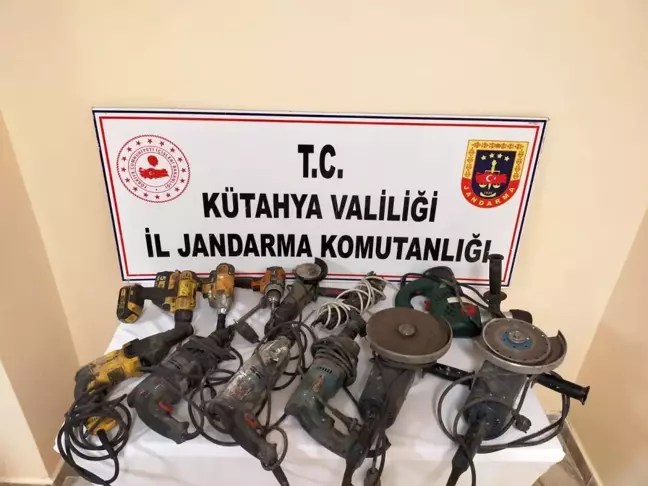 Kütahya'da hırsızlık olayına karışan 3 zanlı tutuklandı