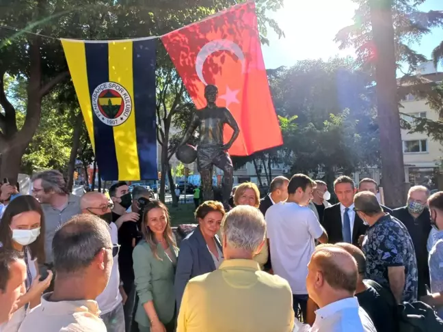 Kadıköy'de Can Bartu heykeli törenle açıldı -2-