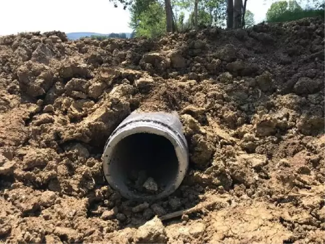 ÇATALCA'DA SU KANALI HAFRİYATLA DOLDURULDU