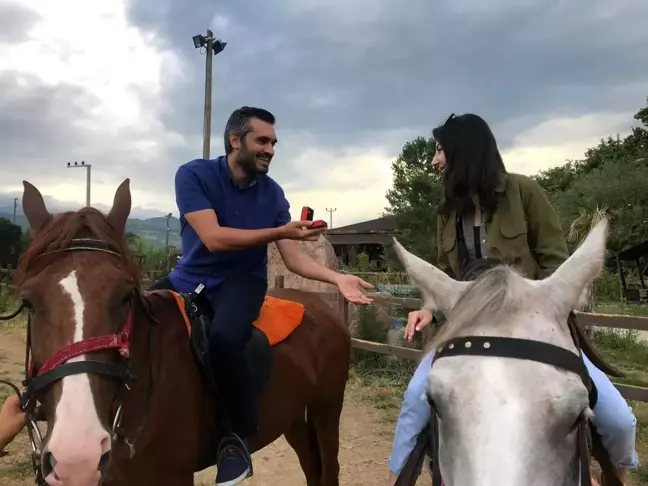 At üzerinde evlilik teklifi