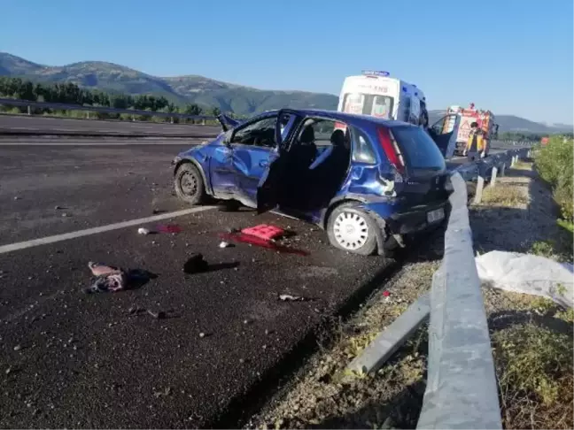 Son dakika haberi! OTOMOBİL BARİYERE ÇARPTI 8,5 AYLIK HAMİLE ESRA VE KÜÇÜK TAHA ÖLDÜ