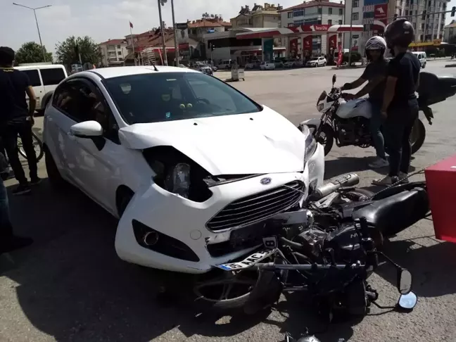 Elazığ'da otomobilin çarptığı motosiklet sürücüsü ağır yaralandı