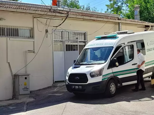 Otomobil takla attı: çocuğu öldü, anne yaralandı