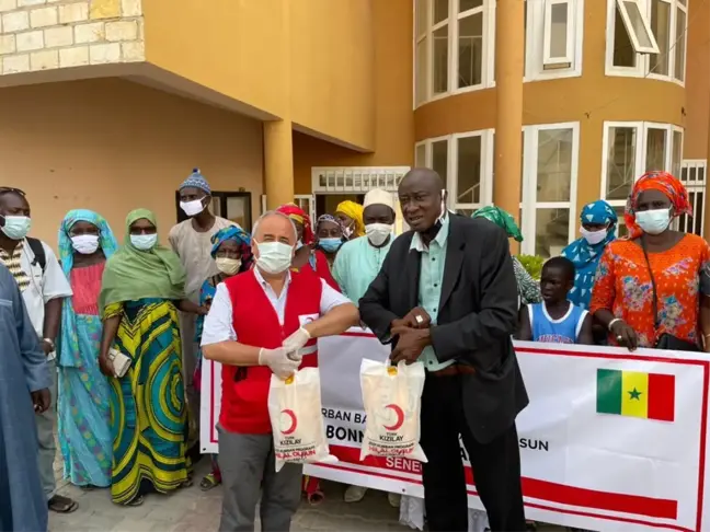 Türk Kızılay Senegal'de ihtiyaç sahiplerine kurban eti ulaştırdı