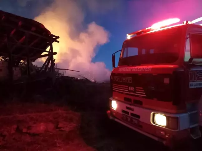 Son dakika haberleri... Kastamonu'da çıkan yangınlarda 4 ev, 2 samanlık ve 3 ahır yandı