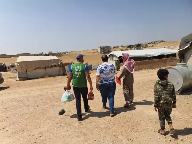 İHH'dan Cerablus'taki Suriyeli sığınmacılara yardım eli