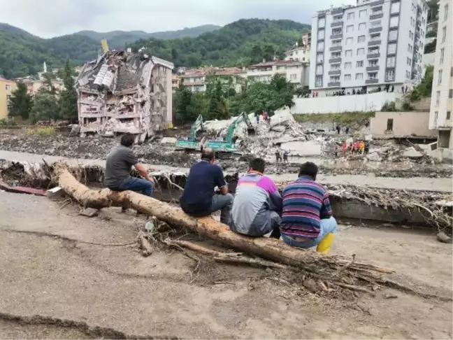 Kastamonu'da sel felaketinde can kaybı 34'e yükseldi (3)