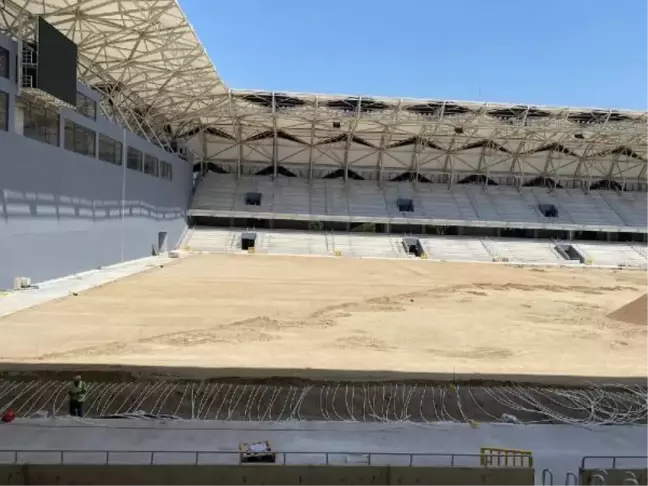 Alsancak Stadı'nda çalışmalar sürüyor