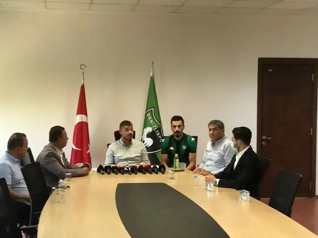 Eski futbolcularına borçlarını ödeyen Denizlispor, Muhammed Gönülaçar transferini açıkladı