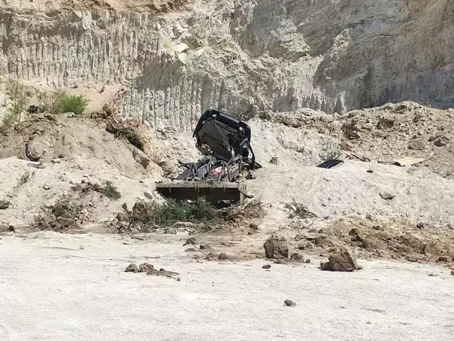 Çanakkale'de göçük altında kalan kepçe operatörü yaşamını yitirdi