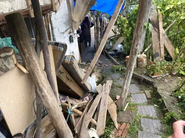 Son dakika haber... Cenaze evinde balkon çöktü: 13 yaralı