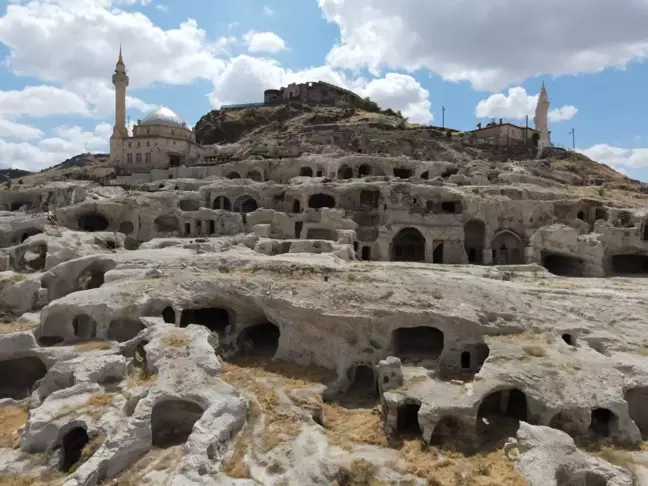 Kayaşehir'e yabancı turistlerin ilgisi sürüyor