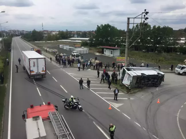 Tırla çarpışan yolcu otobüsü devrildi