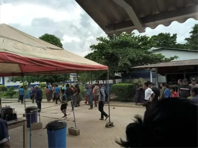 Guatemala'da aşı karşıtları sağlık ekiplerine saldırdı, yaklaşık 50 doz aşıyı yok etti