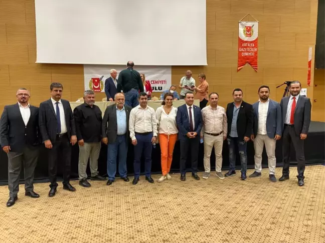 Antalya Gazeteciler Cemiyeti Başkanlığı'na İdris Taş seçildi