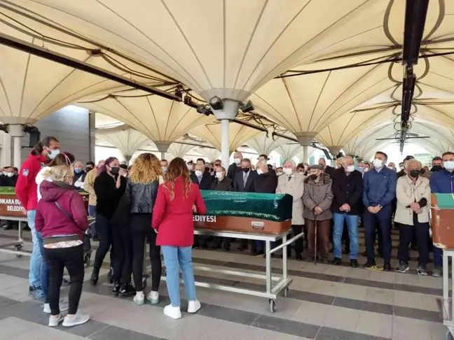 Son dakika haberleri... Evinde ölü bulunan eski İçişleri Bakanı Güler'in yeğeni toprağa verildi