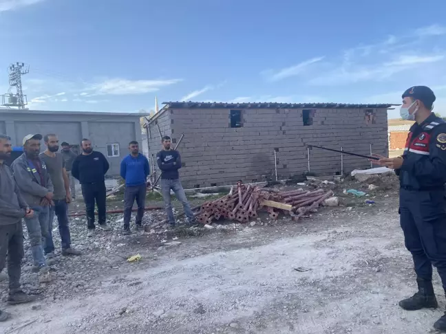 Saraykent'te inşaat işçilerine afet farkındalık eğitimi verildi