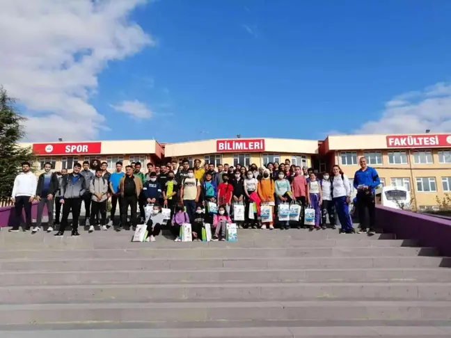 ERÜ Spor Bilimleri Fakültesi'nden Sivas Hanlı Köyü'ne uzanan sevgi köprüsü