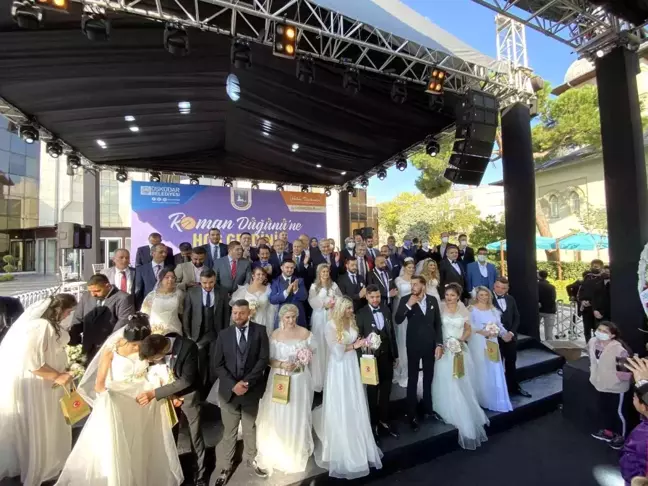 Roman çiftlere Üsküdar'da toplu nikah töreni yapıldı