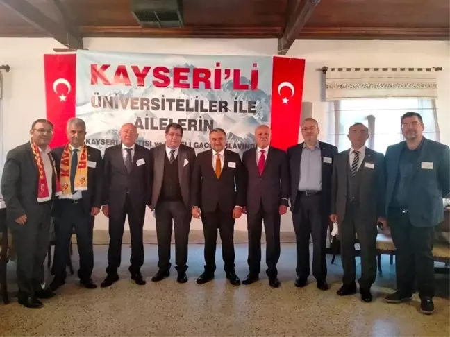 Ankara'daki Develilerin Eğitime Desteği kuşaktan kulağa devam ediyor
