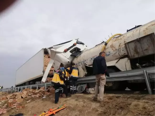 FRENİ BOŞALAN TIR, ARAZÖZÜ 200 METRE SÜRÜKLEDİ