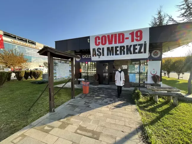 Düzce'de Kovid-19'da risk gruplarına hatırlatma dozu uygulanıyor