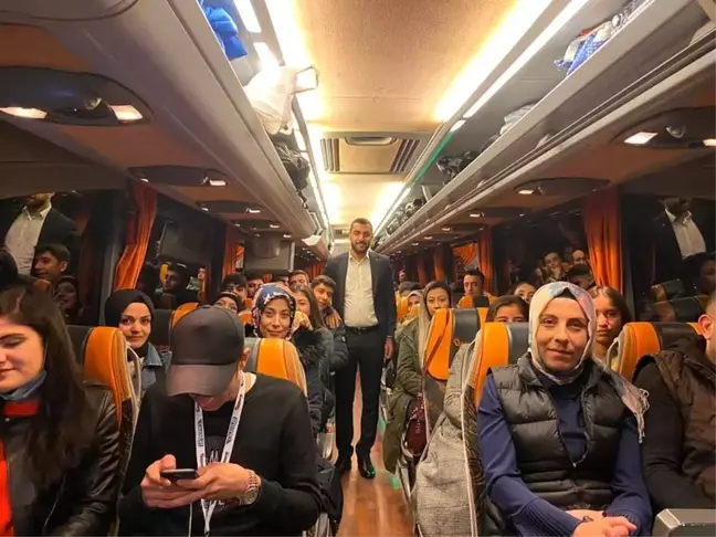 AK Parti'den liseli gençlere