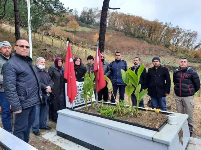 Son dakika haberleri: Alaçamlı şehit astsubay kabri başında anıldı