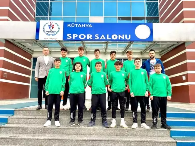 Hentbol takımı il üçüncüsü oldu