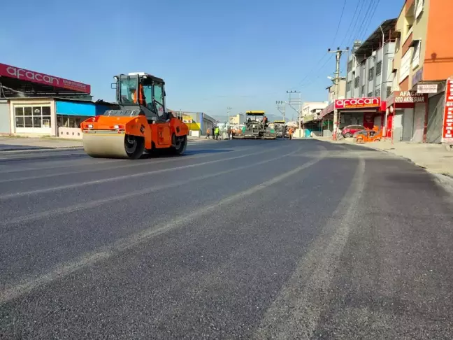 Mersin Büyükşehir, Akdeniz İlçesi Mersinli Ahmet Bulvarı'nı Yeniledi