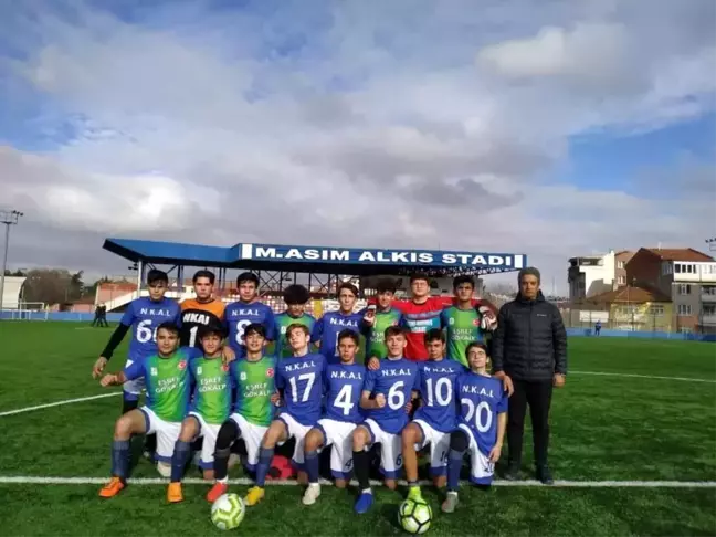 Simav'ın genç erkek futbol takımı il şampiyonu oldu